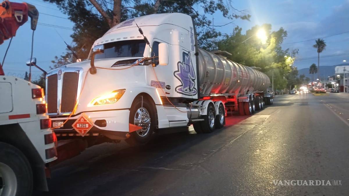 Aseguran tres pipas con 192 mil litros de diésel en Ojo Caliente