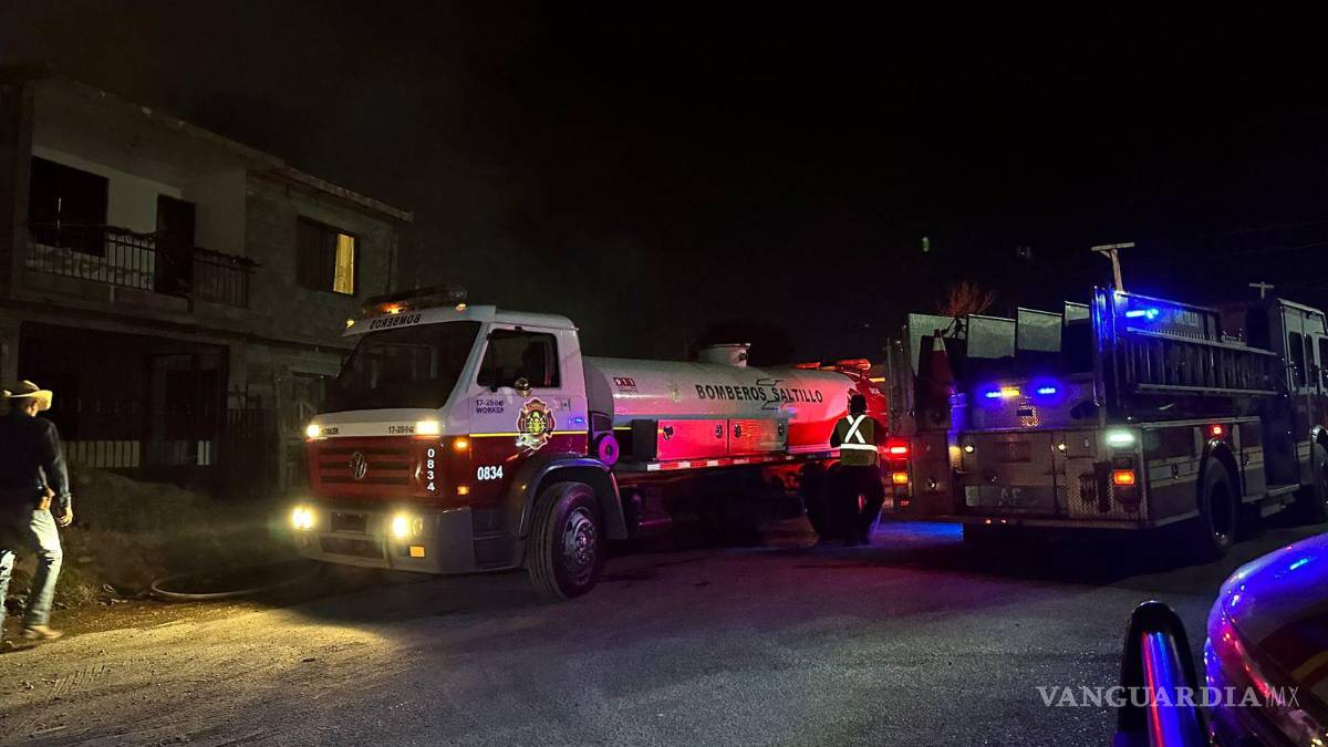 Incendio de tejabanes en Saltillo deja sin nada a cuatro familias