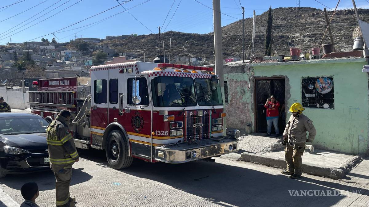 Quema de basura al poniente de Saltillo acaba con tejabán y temen por conejos de propietaria