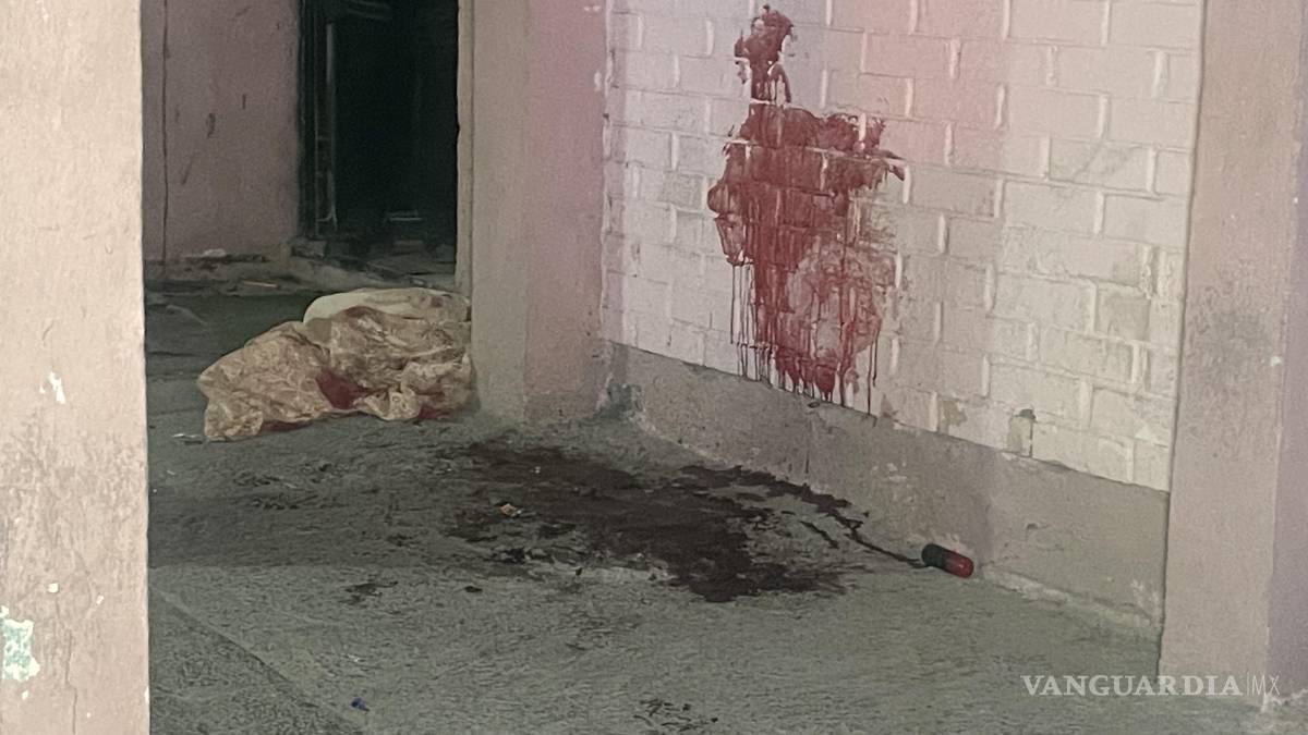 Joven intenta quitarse la vida cortándose el cuello con una botella, en Saltillo