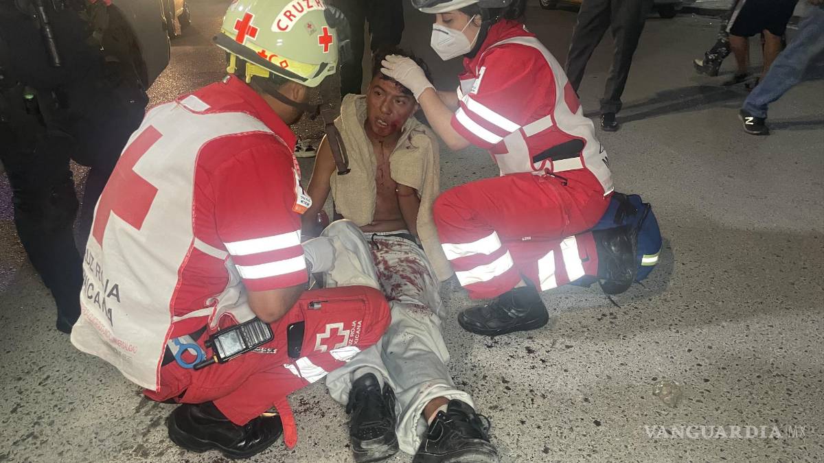 Joven de 17 años es atacado a machetazos por pandilleros en Saltillo