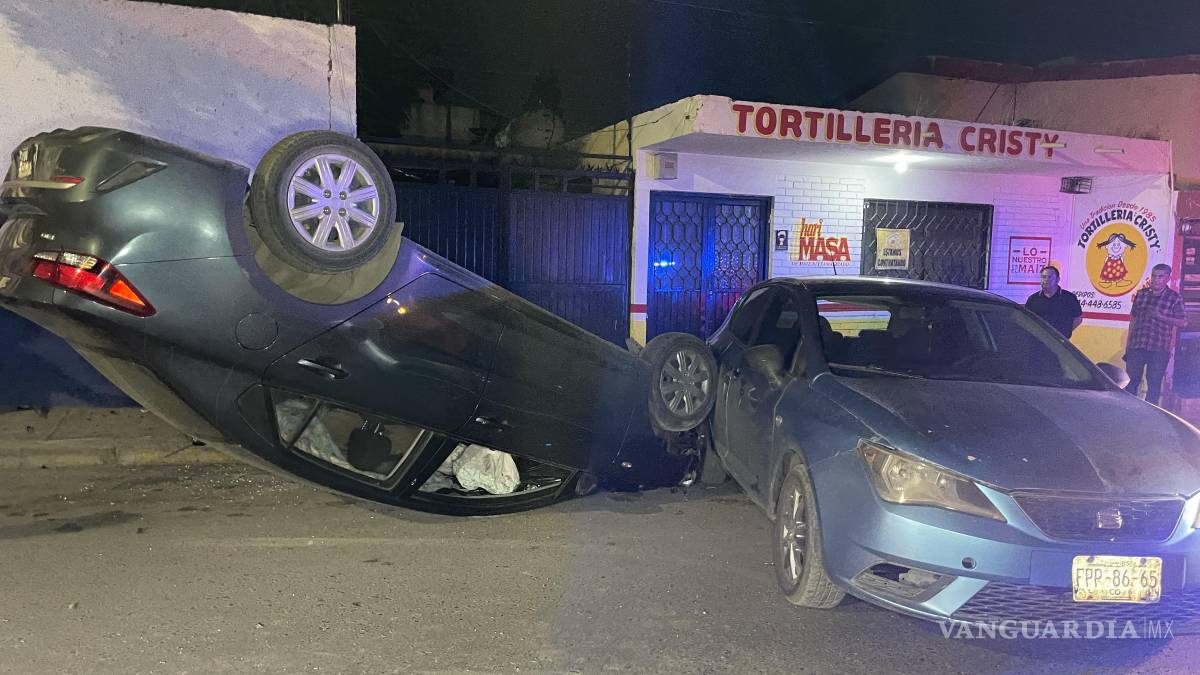 Saltillo: Provoca choque múltiple y vuelca en la Vista Hermosa