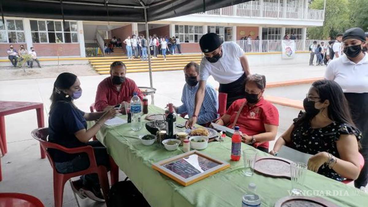 Alumnos del CETis 48 en Saltillo montan taquería, en clase experimental