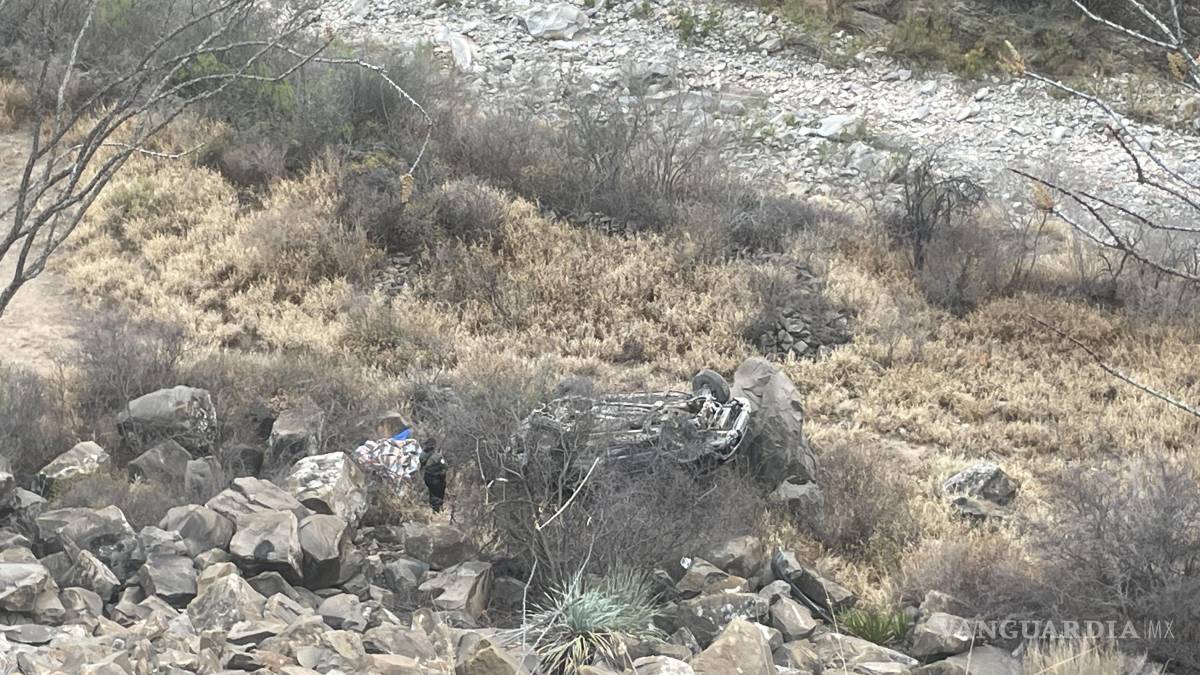 Muere mujer tras caer a un barranco, en la carretera Saltillo-Monclova