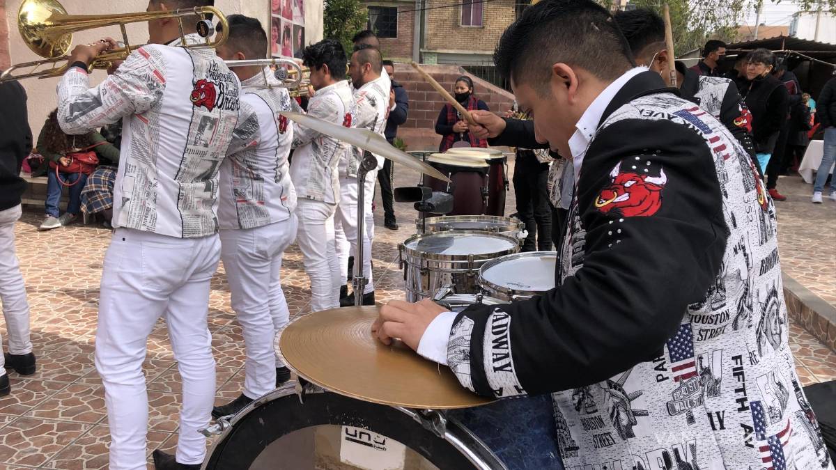Por pandemia de COVID-19, integrantes de la Banda Brava de Saltillo dejan la música para buscar con oficios el sustento