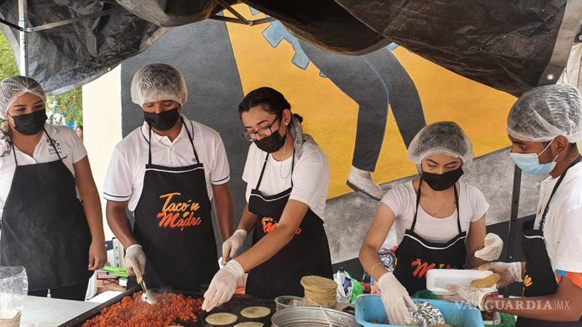 Alumnos del CETis 48 en Saltillo montan taquería, en clase experimental