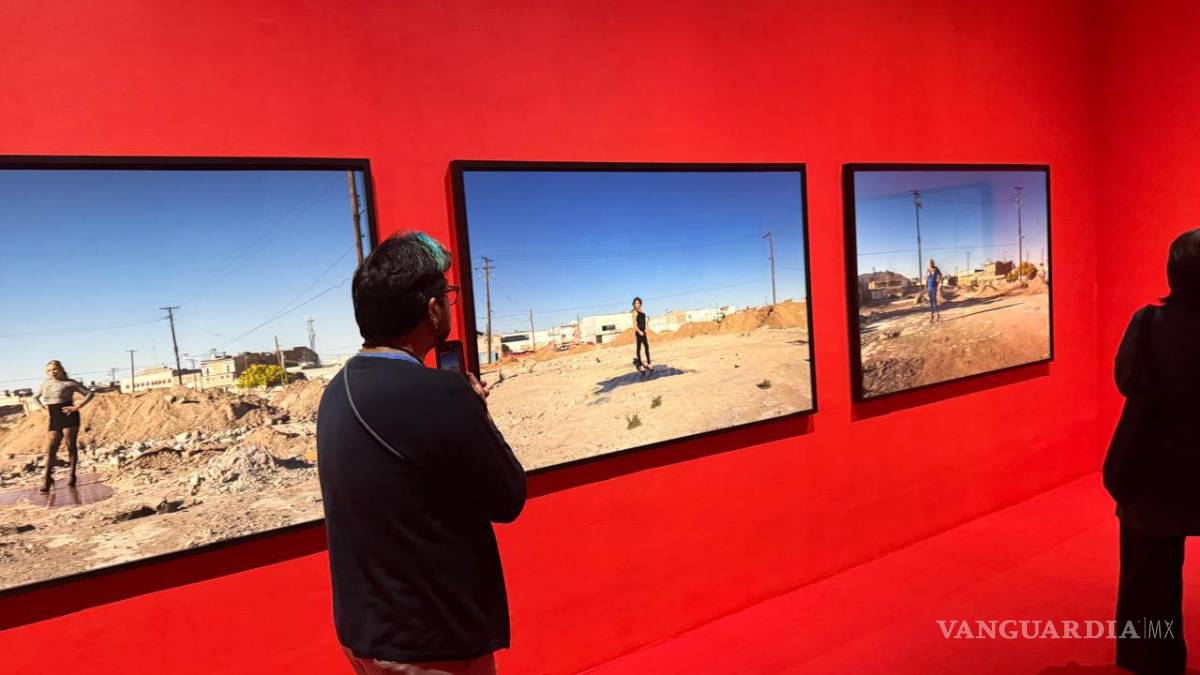 Exhibe Marco obras realizadas con prendas ensangrentadas de víctimas de feminicidio