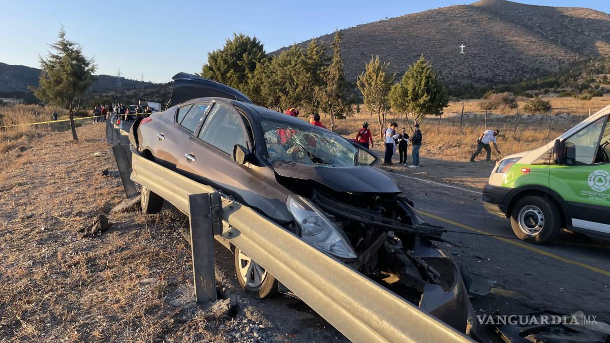 Muere joven senderista en accidente de auto, en Arteaga; hay ocho heridos