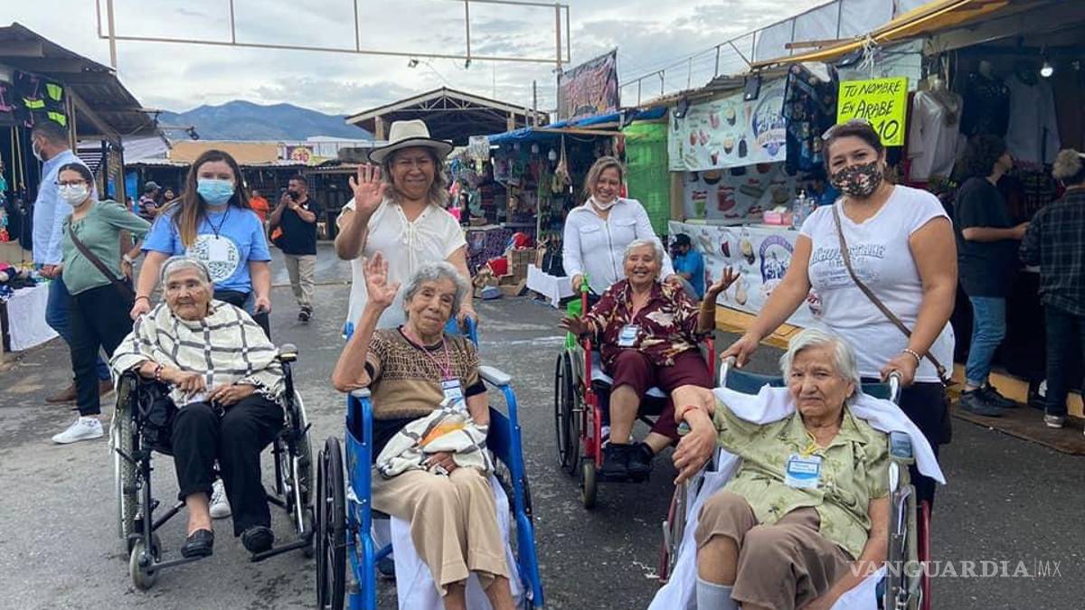 ‘Gozamos como chiquillos’; adultos mayores de asilo visitaron la Feria Saltillo (video)