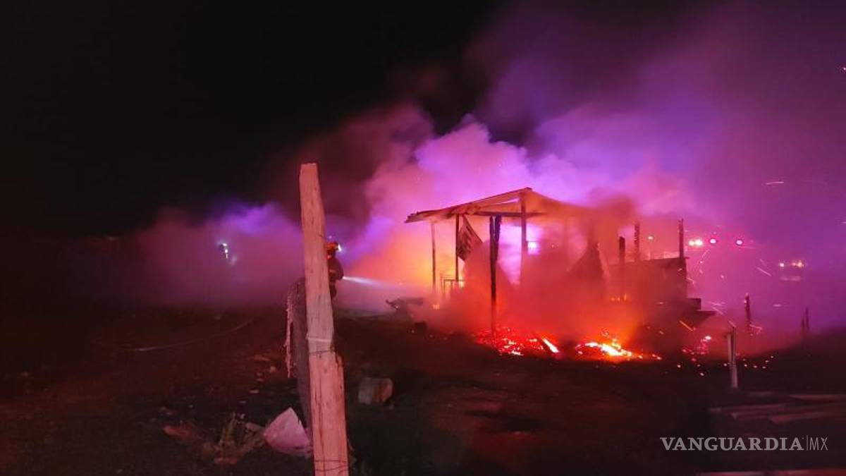 Incendio deja sin techo a familias en la Urbivilla