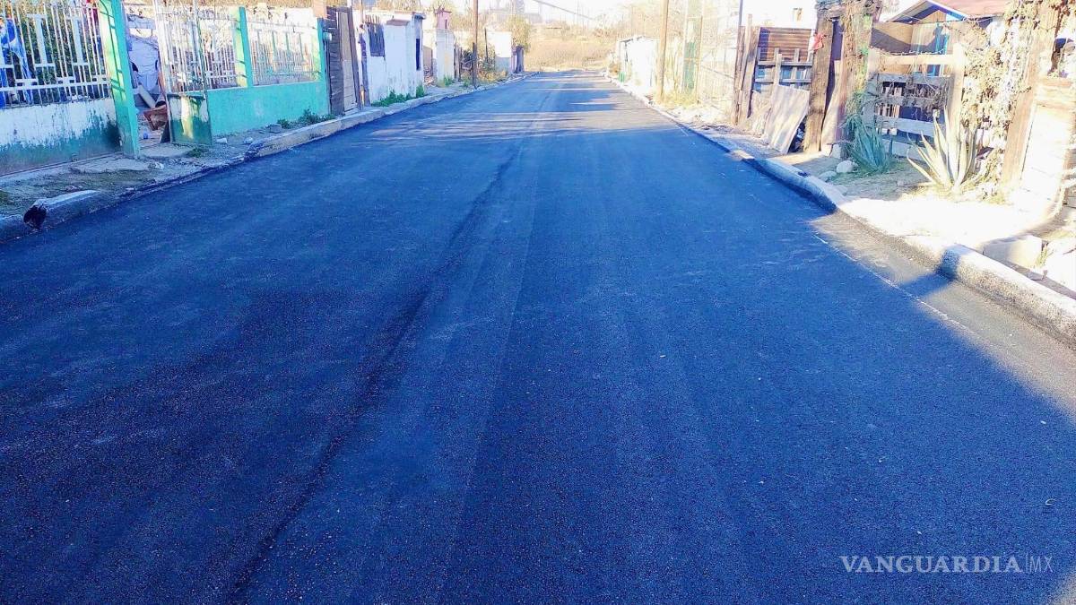 Monclova: pavimentan sin poner red de agua y drenaje en la colonia Emiliano Zapata