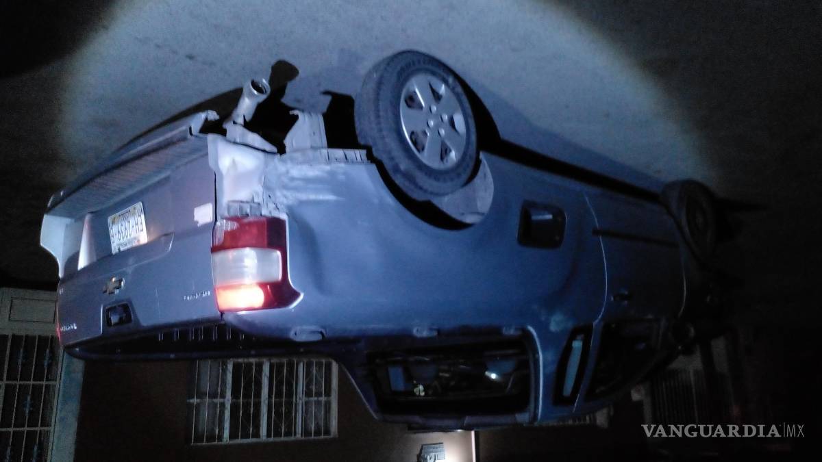 Saltillo: choca, huye, vuelve a chocar y lo detienen a batazos