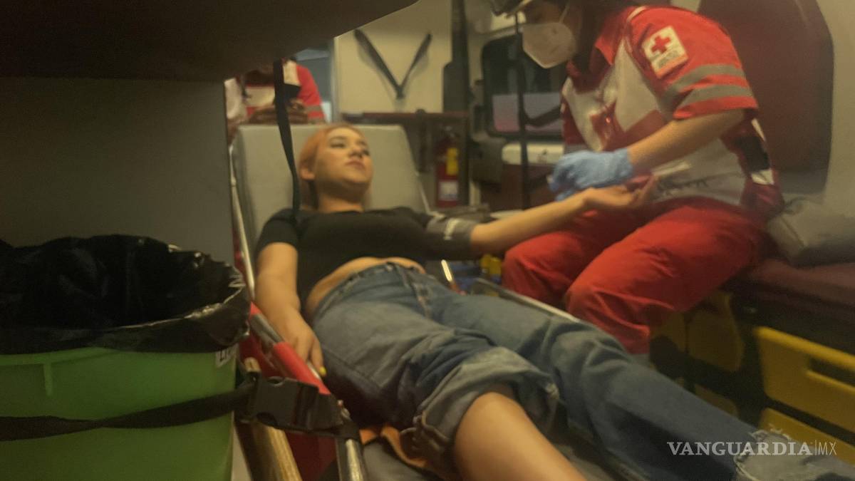 Chofer queda encandilado por el sol y provoca accidente en Saltillo