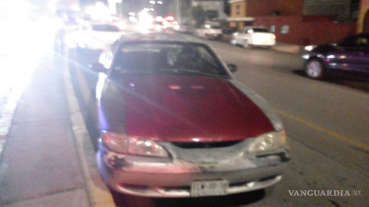 Por desperfecto eléctrico se incendia camioneta en bulevar de Saltillo