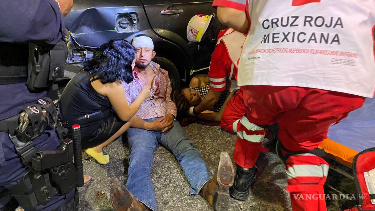 Tras salir de concierto chocan arriba de puente de Distribuidor San Isidro