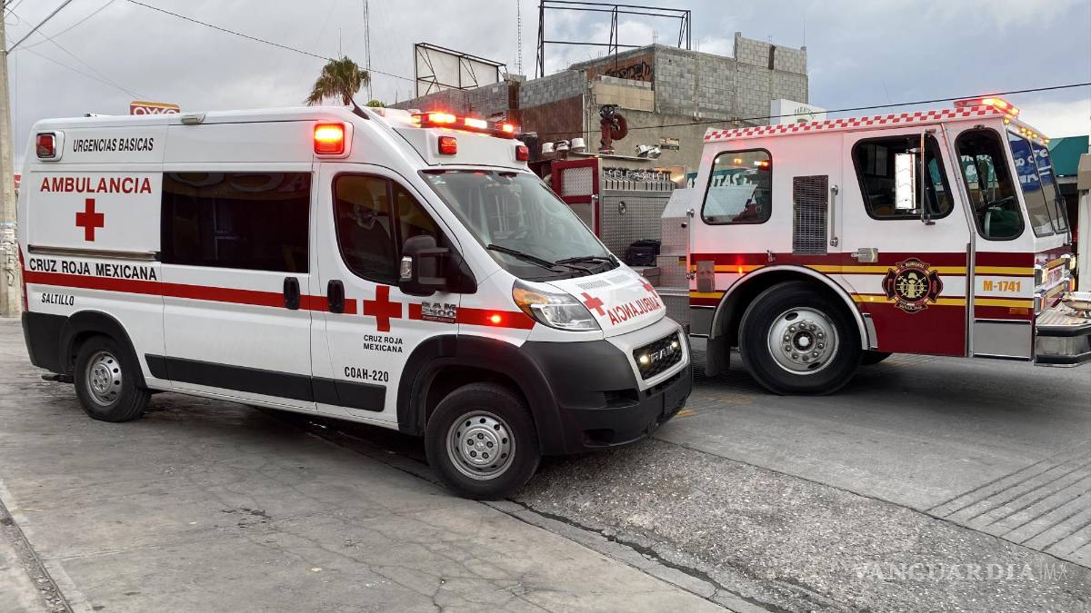 Se desploma techo de Tacos Checo en Saltillo; hay cuatro lesionados