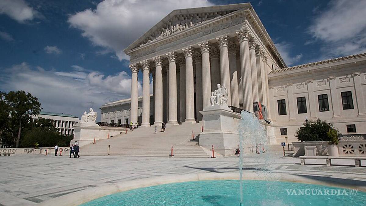 Evacúan la Corte Suprema de EU por amenaza de bomba