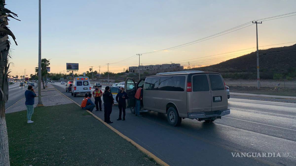 Taxi a exceso de velocidad causa choque en la Saltillo-Mty
