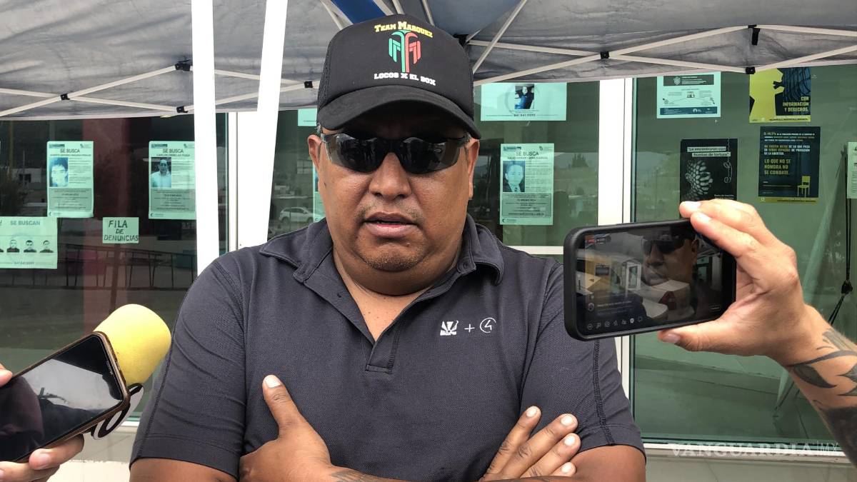 Hombre intenta quemar a migrantes en el exterior de la Casa del Migrante de Saltillo; les arroja botellas con gasolina