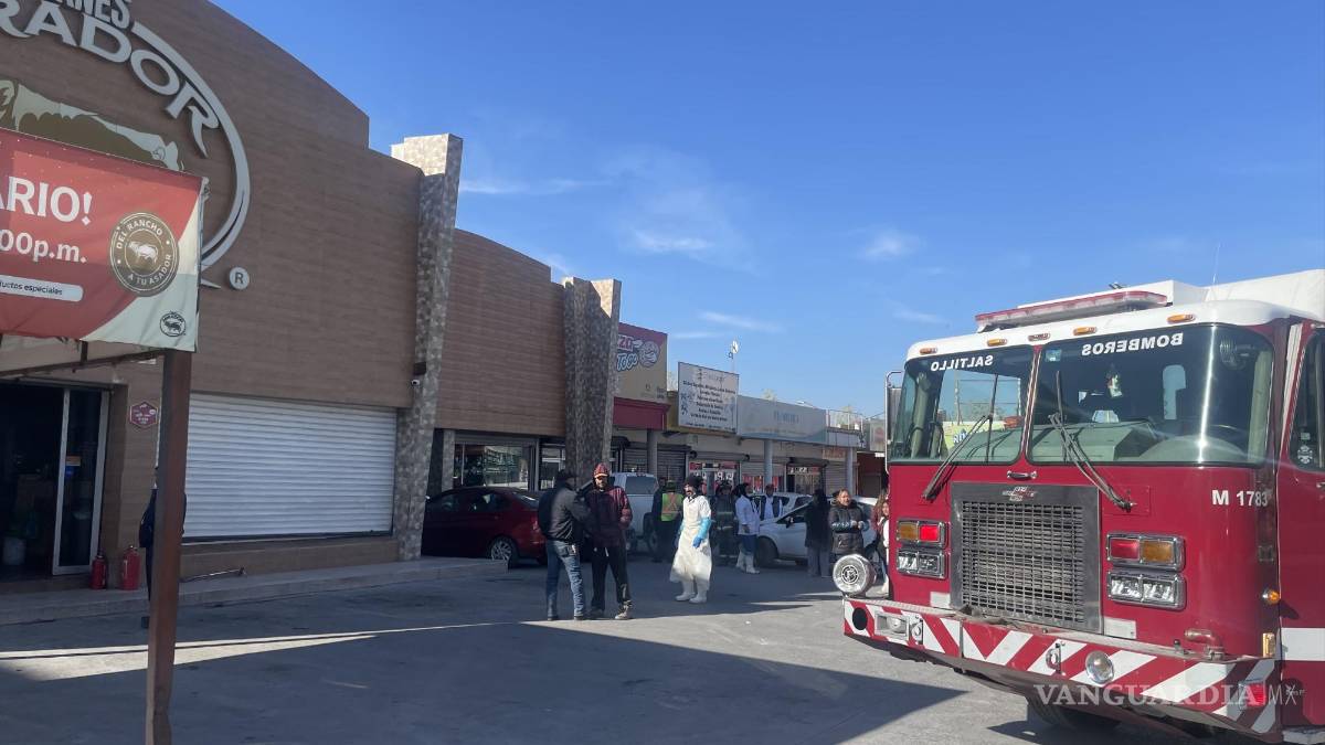 Descuido provoca incendio de manteca en carnicería de Saltillo; evacúan a 20