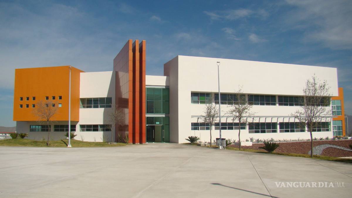 Dura una hora y media viaje de estudiantes de Saltillo a Universidad de Ramos Arizpe