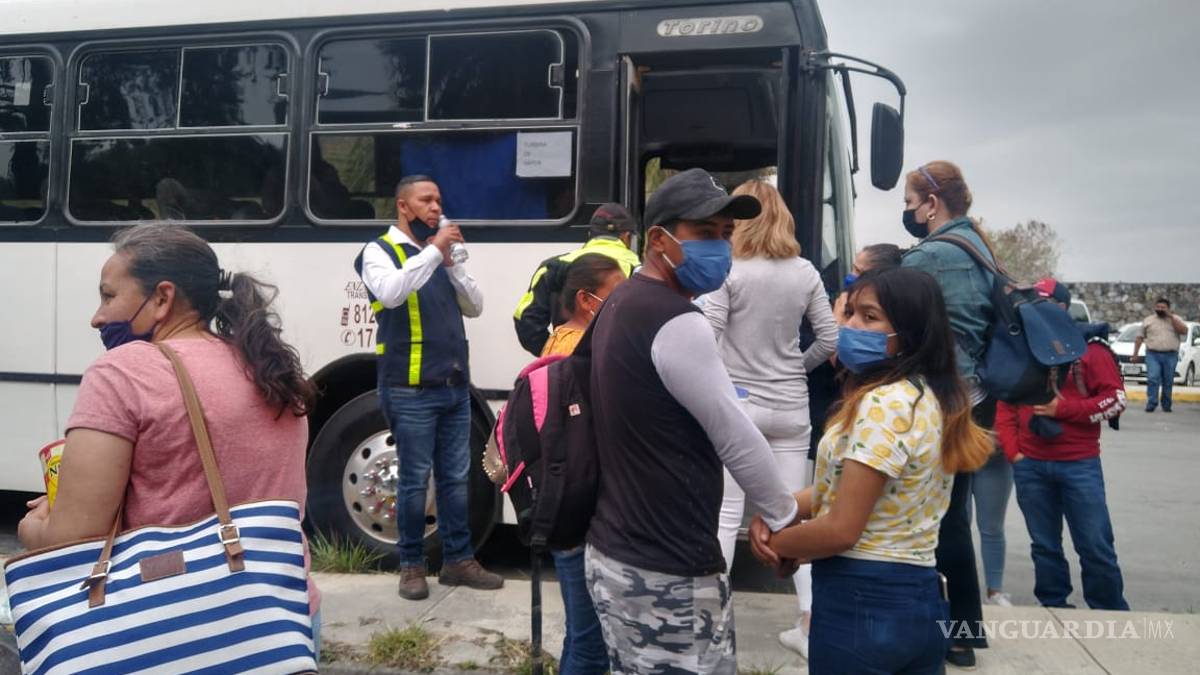 Regresan a sus comunidades afectados por el incendio en sierra de Santiago, NL