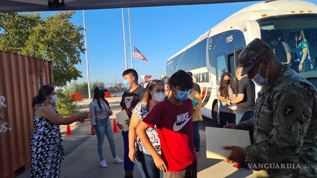 Aplican primeras dosis anti COVID-19 a jóvenes de 12 a 17 años en Piedras Negras, Coahuila