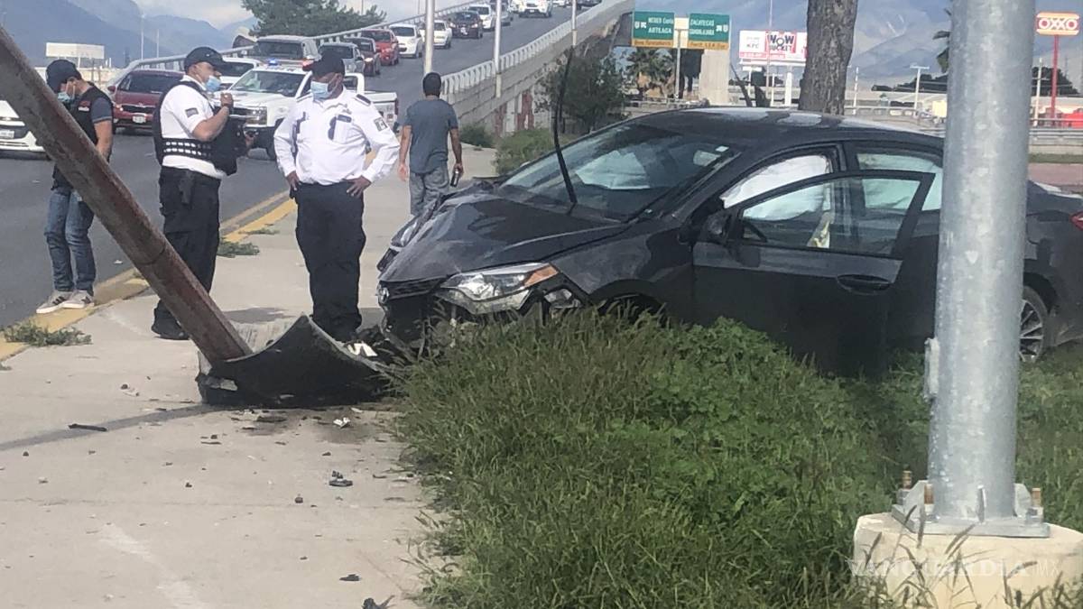 Enfermera dormita y causa accidente en El Sarape