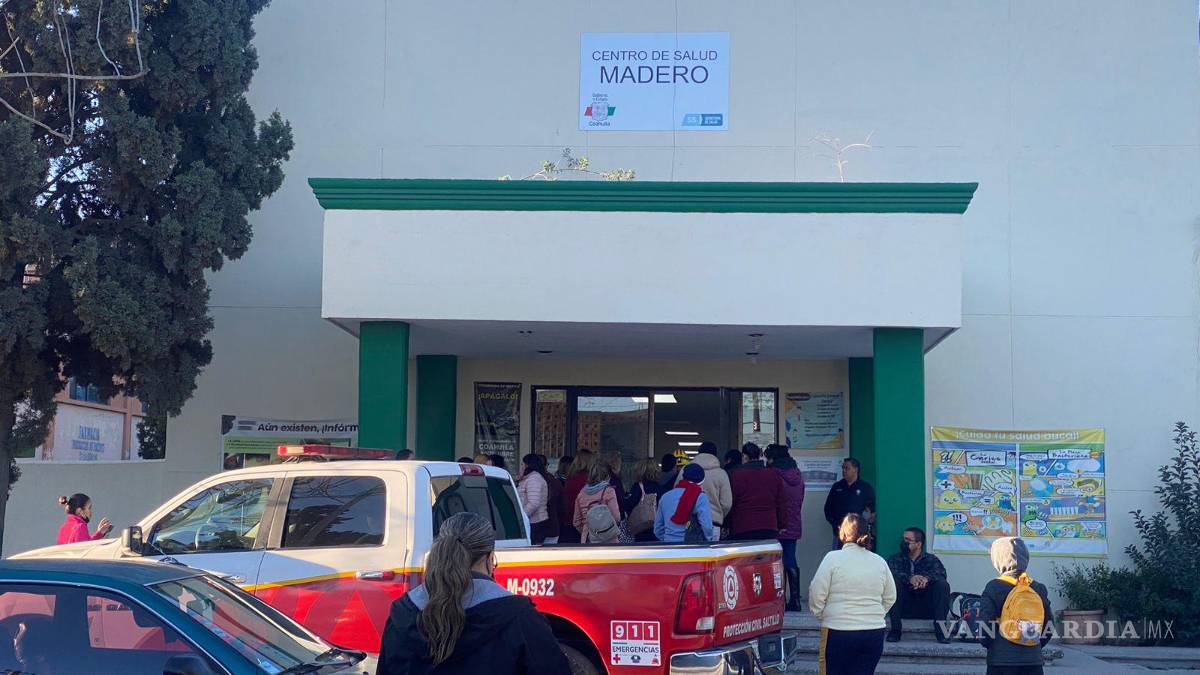 Saltillo: se quema bodega de consultorio médico Madero, evacúan a pacientes