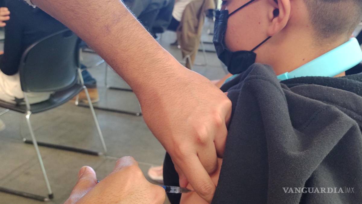Destinan más de 20 mil vacunas Pfizer para menores de 14 años y rezagados de 17 años para sureste de Coahuila