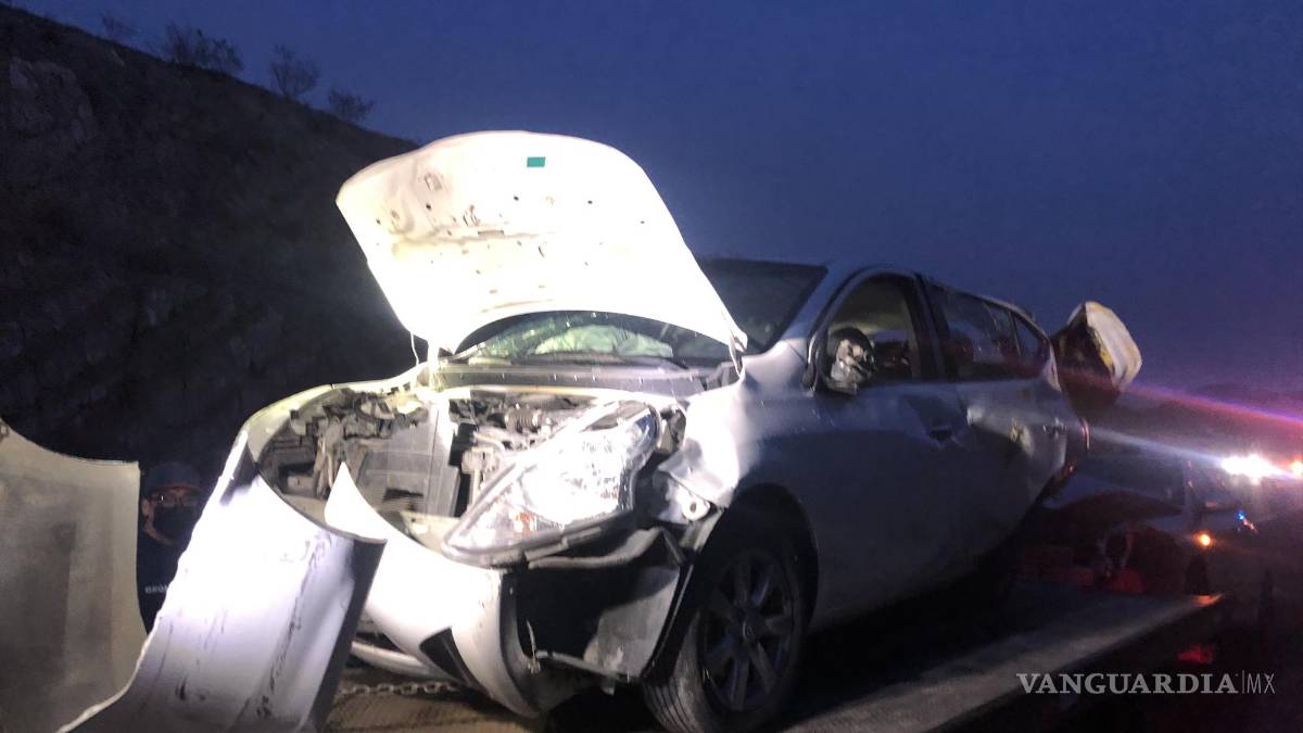 Aparatoso choque en la carretera a Monclova deja una mujer lesionada