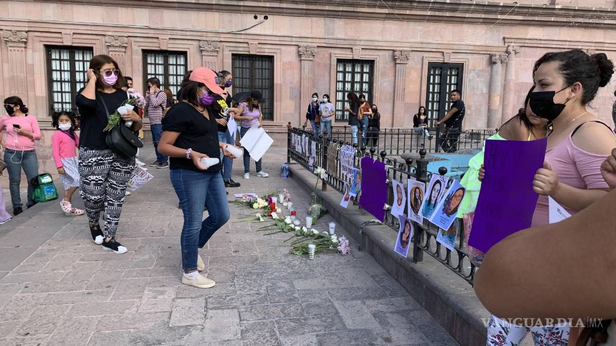 Tras hallazgo de Debanhi, mujeres de Saltillo se reúnen para vigilia