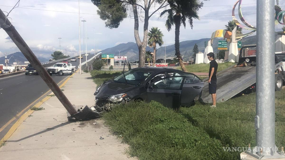 Enfermera dormita y causa accidente en El Sarape