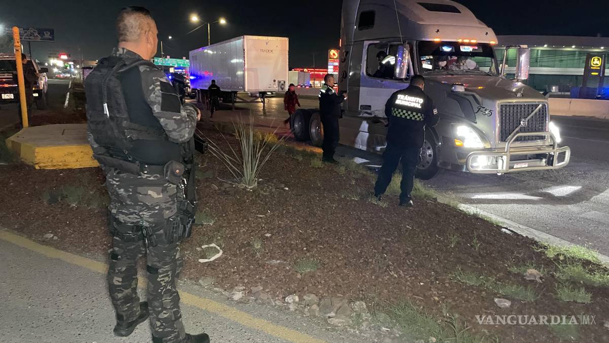Padre e hijo son detenidos tras persecución con tráiler en Saltillo
