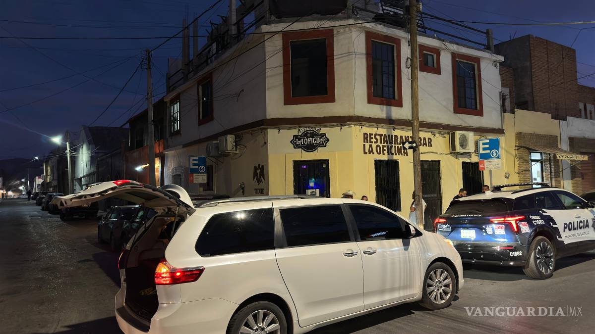 Fallece ‘echando copa’ en La Oficina, bar de Saltillo