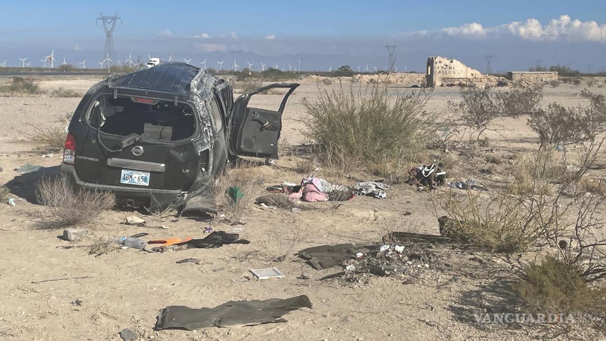 Familia de Oklahoma sufre volcadura en carretera Saltillo-Torreón; fallece joven de 18 años