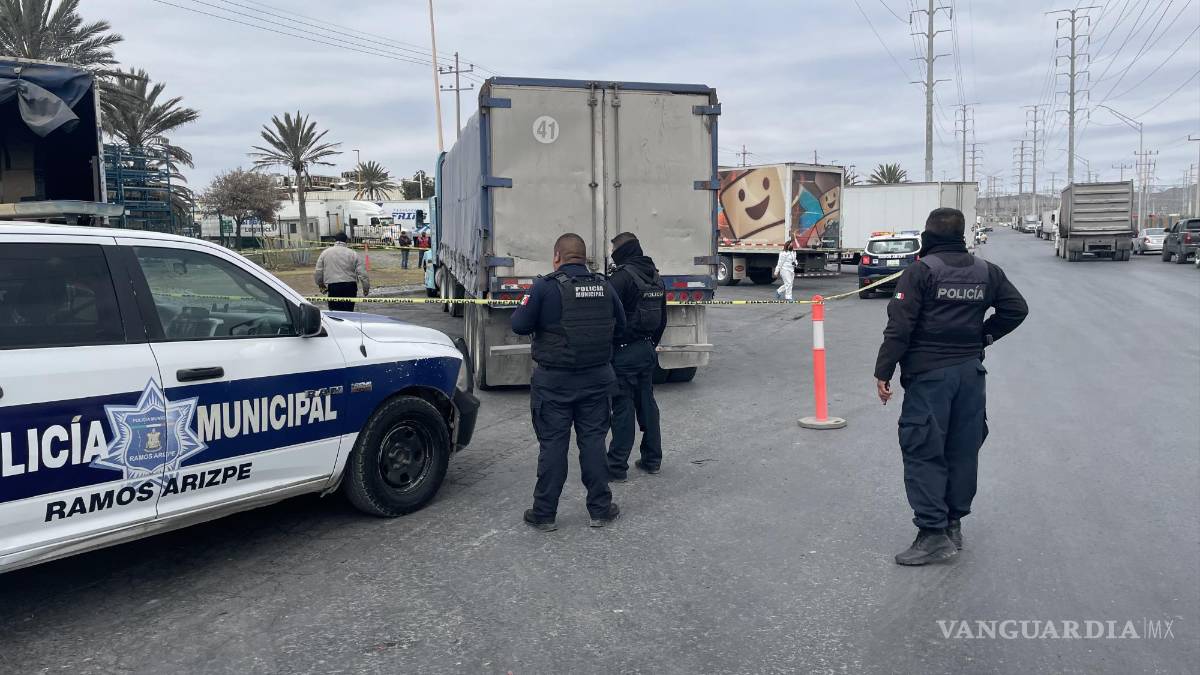 Mata infarto a trailero en Ramos Arizpe mientras esperaba permiso de descarga