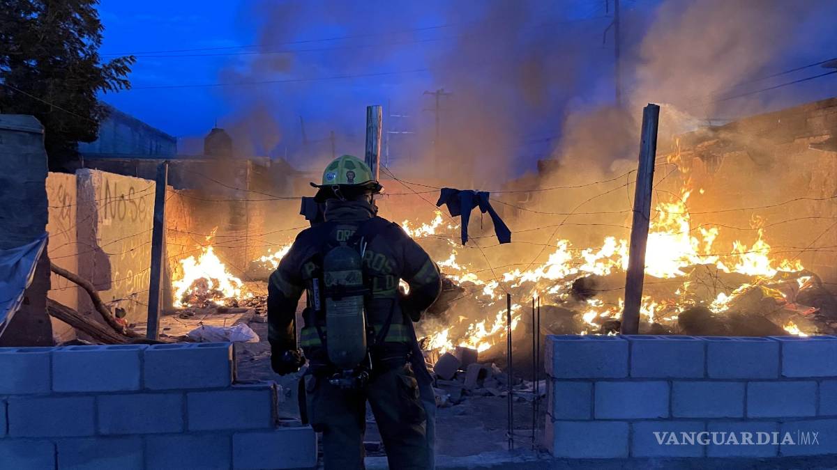 Incendio devasta tejabán de la Pueblo Insurgentes, en Saltillo