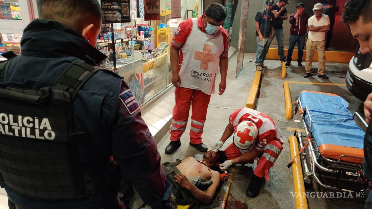 Saltillo: hombre sufre accidente en estacionamiento