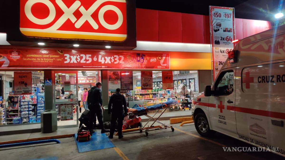 Saltillo: hombre sufre accidente en estacionamiento