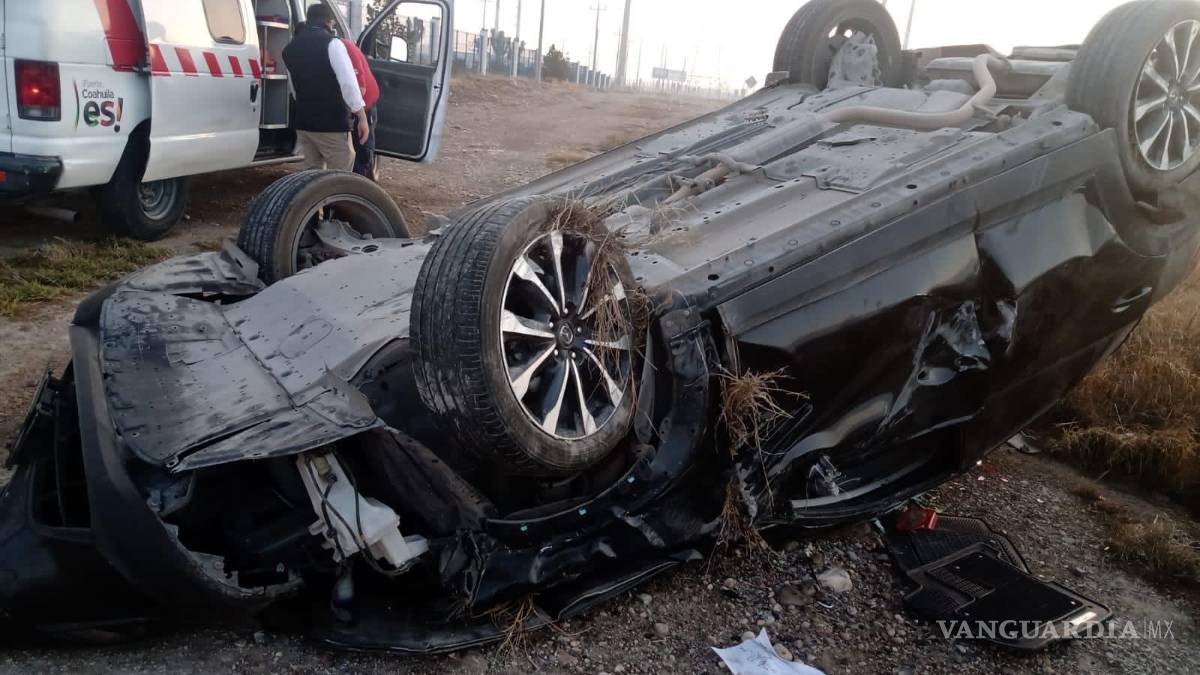 Regio dormita y se vuelca en la Monterrey-Saltillo; no requirió traslado a hospital