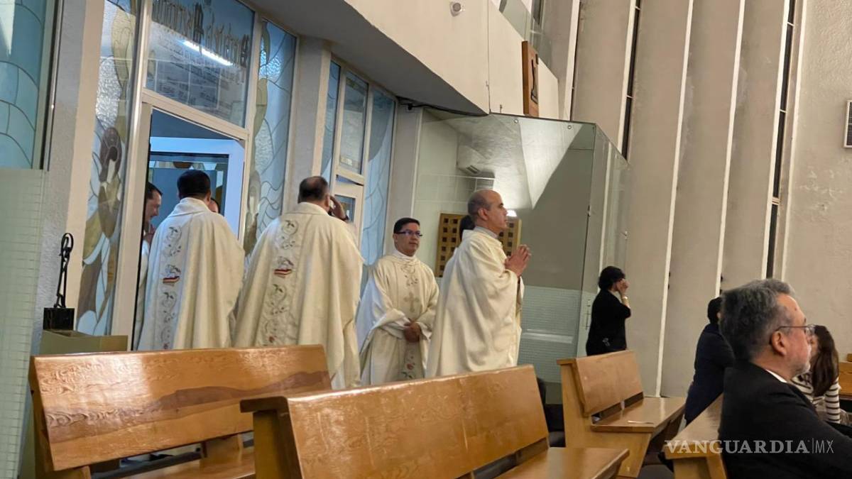 Realizan misa para ex rector del Tecnológico de Monterrey, David Noel Ramírez Padilla