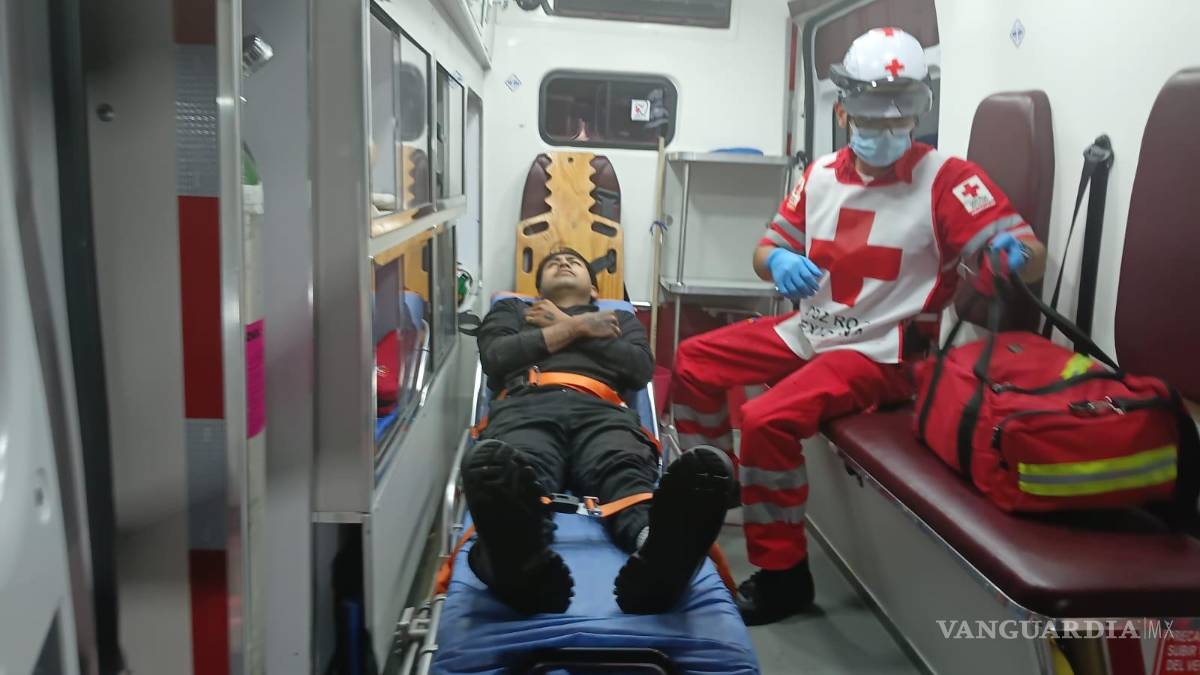 Motociclista derrapa y termina lesionado, en Saltillo