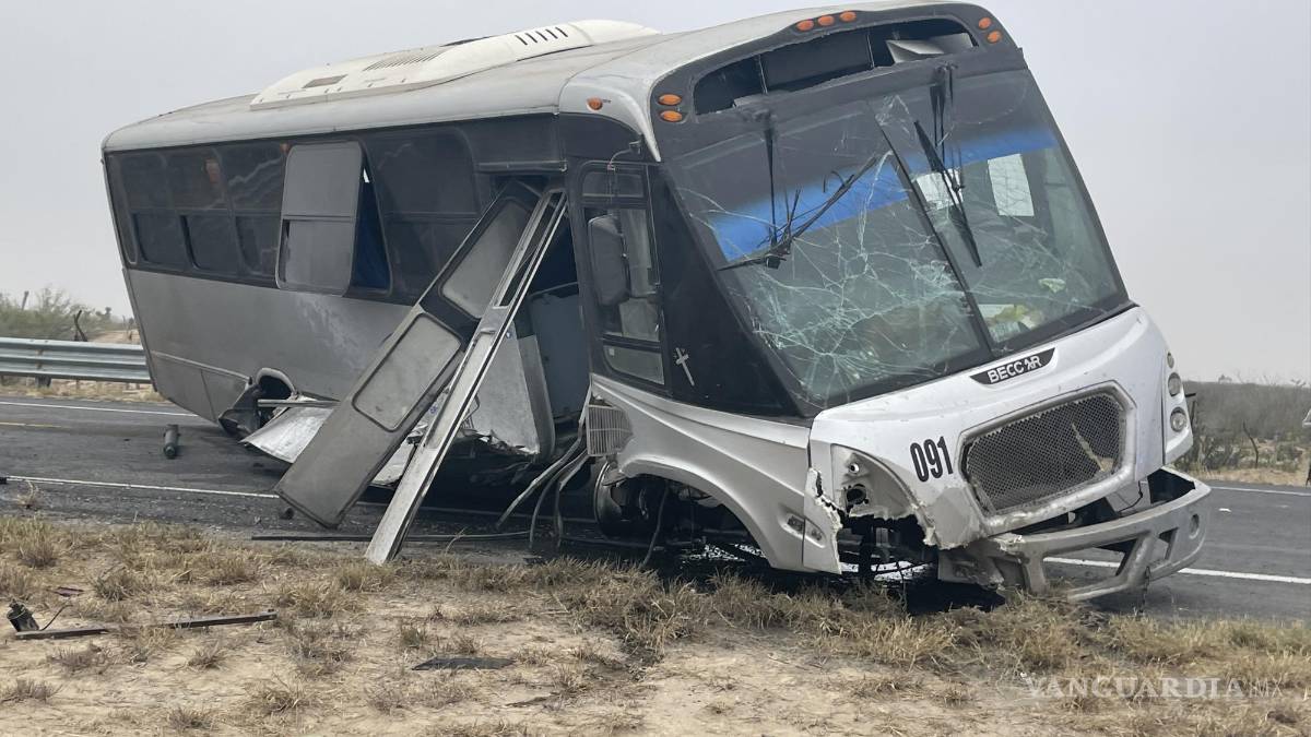 Accidente de camión en carretera Monclova deja 8 heridos; pierde neumático rumbo a Ramos Arizpe