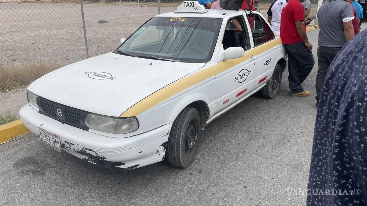 Policías de Saltillo detienen a taxista ante denuncia de robo falsa