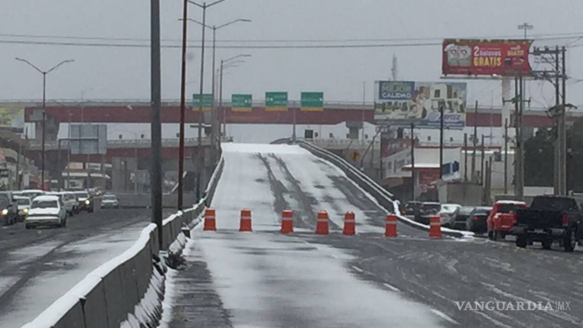 Nevada en Saltillo; por seguridad cierran puentes