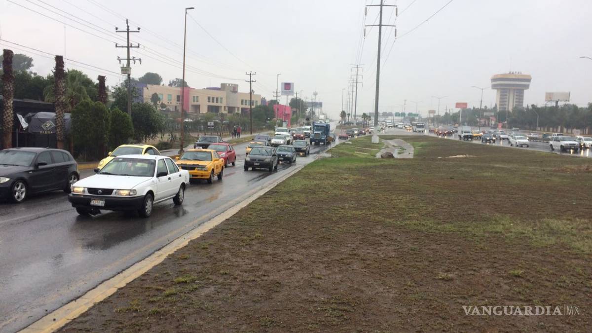 Otro día de fuertes lluvias en Saltillo