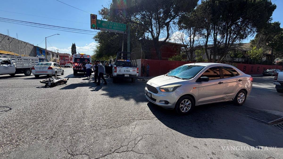 Accidente de moto deja a una menor lesionada, en Saltillo