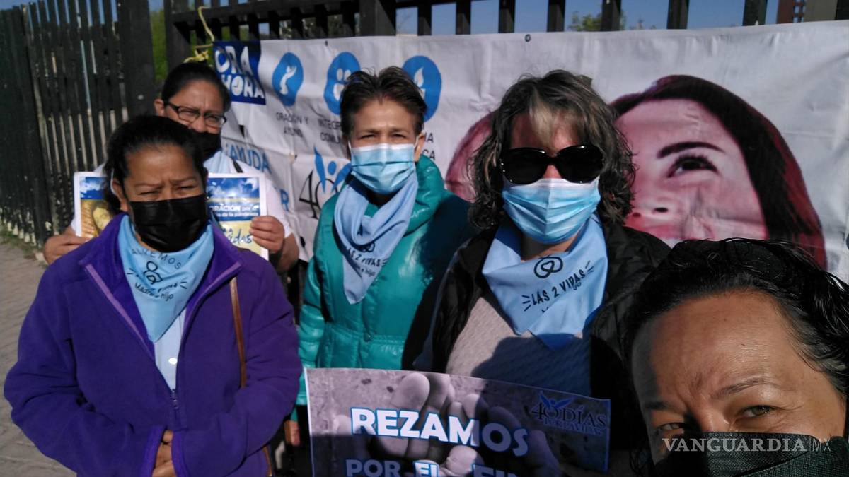 Ofician misa contra aborto frente al Hospital General de Saltillo