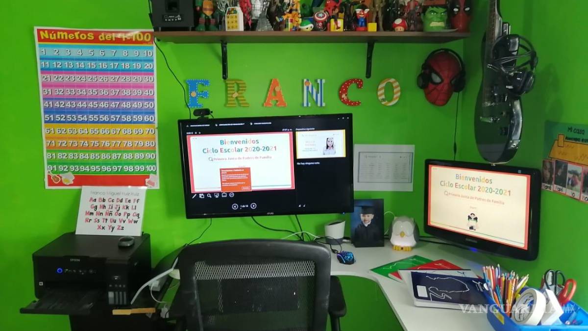 Madres de familia de Saltillo acondicionan su casa como salón de clases